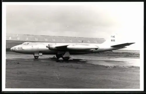 Fotografie Flugzeug English Electric Canberra Zweistrahliger Jet der RAF, Kennung FAE 805