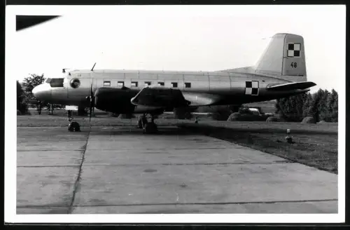 Fotografie Flugzeug Zweimotoriger Niederdecker, Verbindungsflugzeug der Polnischen Luftstreitkräfte
