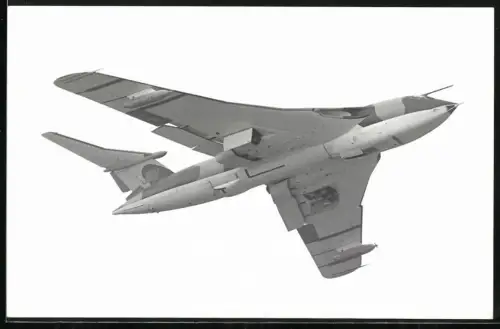 Fotografie Flugzeug Handley Page HP.80 Victor in Tarnlackierung