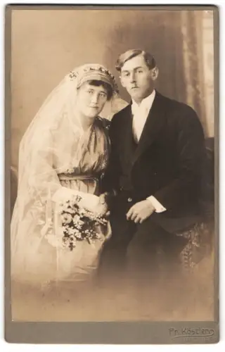 Fotografie Fr. Köstler, Falkenau a.Eger, Hochzeitsfoto eines Paares