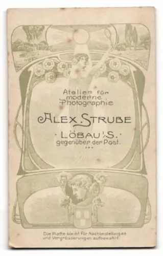 Fotografie Alexander Strube, Löbau i/S., vis-à-vis d. Kaisl. Postamt, Hochzeitspaar mit Blumenstrauss