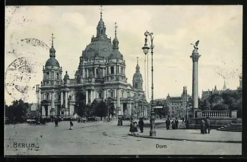 AK Berlin, Dom, Platz mit Säulendenkmal