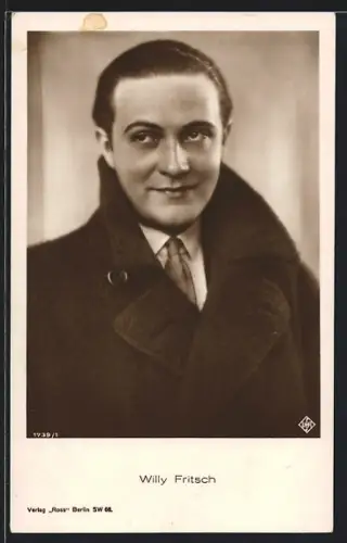 AK Schauspieler Willy Fritsch im Mantel porträtiert