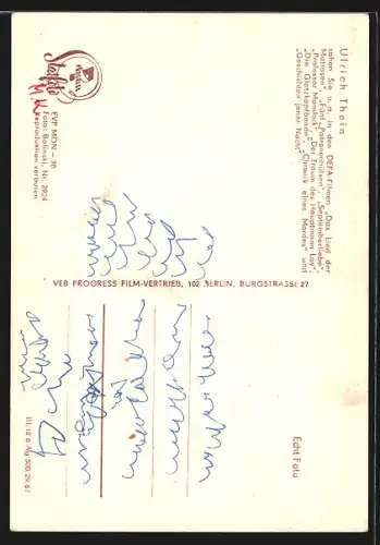 AK Schauspieler Ulrich Thein raucht lässig eine Zigarette