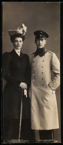 Foto-AK Kronprinzessin Cecilie mit Gehstock