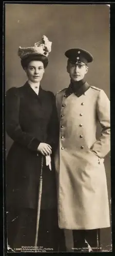 Foto-AK Kronprinzessin Cecilie im Porträt mit Gehstock