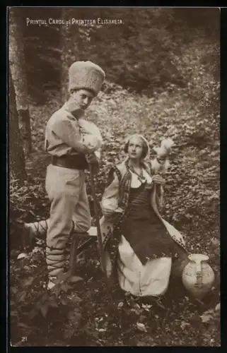 AK Printul Carol si Printesa Elisaveta, Prinz von Rumänien mit seiner Schwester in Tracht