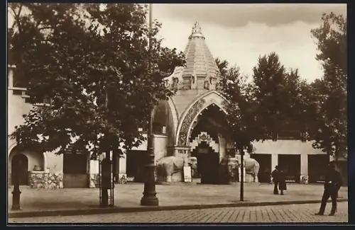 AK Budapest, Haupteingang des Zoologischen Gartens