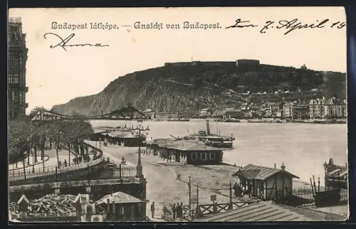 AK Budapest, Donaupartie mit Brücke, Berg und Uferstrasse