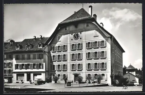 AK Lenzburg, Gebäude mit Uhr, Turmgebäude, Ortspartie