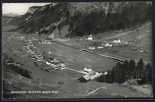 AK Muotathal /Schwyz, Totalansicht gegen Rigi