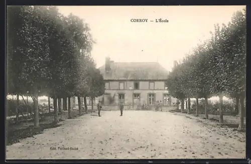 AK Corroy, L`École vue de l`allée bordée d`arbres