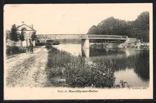 AK Marcilly-sur-Seine, Pont de Marcilly-sur-Seine et chemin bordé d`arbres