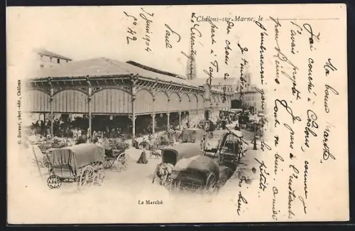 AK Châlons-sur-Marne, Le Marché animé avec charrettes et passants