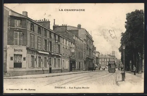 AK Épernay, Rue Eugène Mercier avec tramway et bâtiments historiques