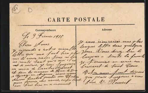 AK Givry-en-Argonne, La Place animée avec habitants et bâtiments historiques
