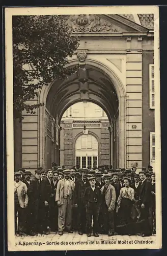 AK Épernay, Sortie des ouvriers de la Maison Moët et Chandon