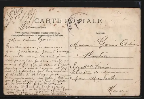 AK Sézanne, Rue Moyenne avec piétons et vue sur l`église en arrière-plan