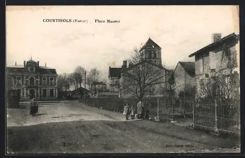 AK Courtisols /Marne, Place Massez et vue de l`église