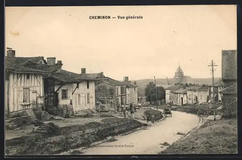 AK Cheminon, Vue générale du village avec maisons à colombages et église au loin