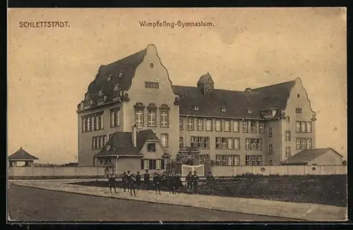 AK Schlettstadt, Strassenpartie am Wimpfeling-Gymnasium