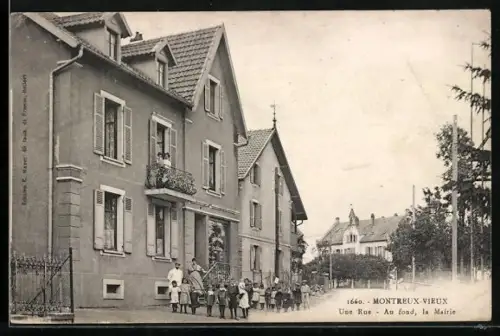 AK Montreux-Vieux, Une Rue, au fond, la Mairie