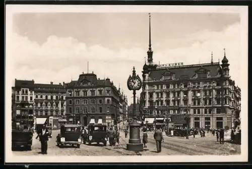 AK Brünn / Brno, Freiheitsplatz mit Passanten