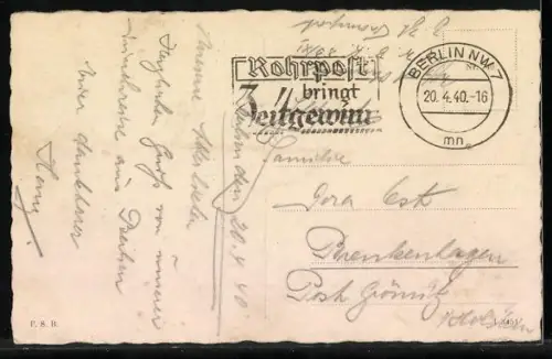 AK Berlin, Die Wache zieht vor dem Ehrenmal auf