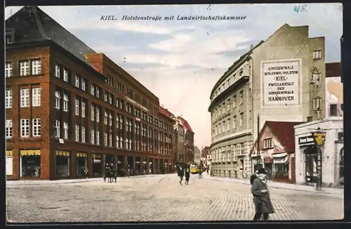 AK Kiel, Holstenstrasse mit Landwirtschaftskammer, Strassenbahn