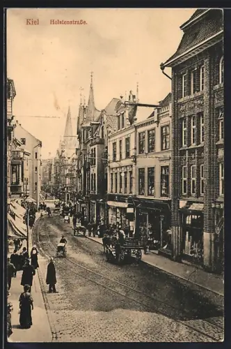 AK Kiel, Holstenstrasse, Strassenszene mit Geschäften und Passanten