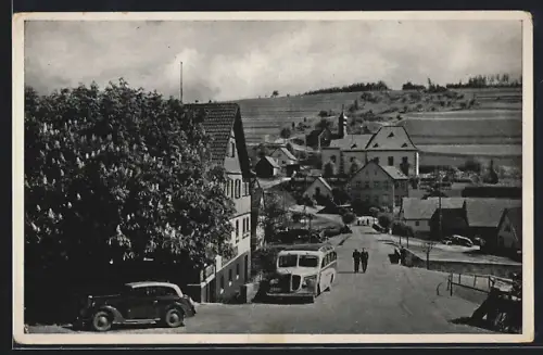 AK Wildflecken /Rhön, Ortsansicht mit Kirche und Gasthaus