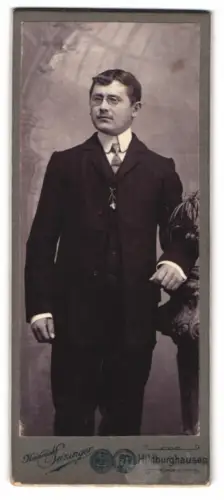 Fotografie Heinrich Leizinger, Hildburghausen, Porträt eines Mannes