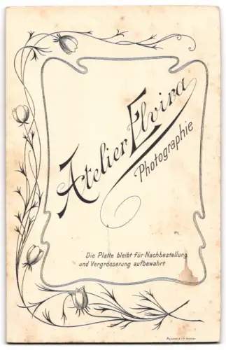 Fotografie Atelier Elvira, Leipzig, Wurzenerstr. 7, Familienportrait mit Kindern und grosser Puppe im Arm