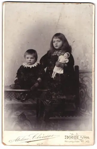 Fotografie Atelier Classens, Bonn, Wenzelgasse 45, Kinderporträt mit Puppe