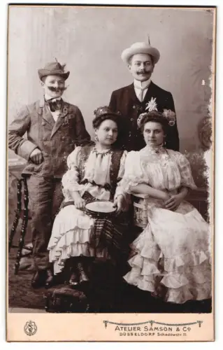 Fotografie Atelier Samson & Co., Düsseldorf, Schadowstr. 77, Vierergruppe zum Fasching in Kostümen