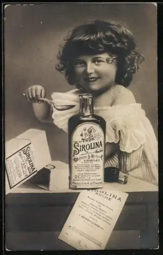 AK Mädchen nimmt einen Löffel aus der Flasche, Reklame für Sirolina Trunk