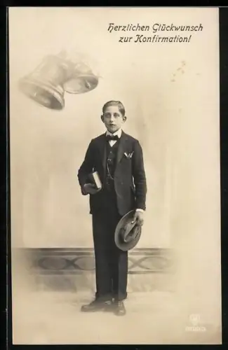 Foto-AK HB Nr. 9229/3: Junge mit Anzug und Bibel zur Konfirmation