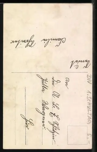 Foto-AK HB Nr. 9931/5: Mädchen hält stolz ihre Schultüte im Arm