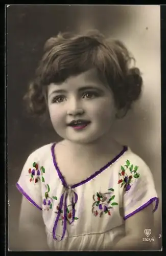 Foto-AK HB Nr. 2321/4: Porträt eines kleinen Kindes