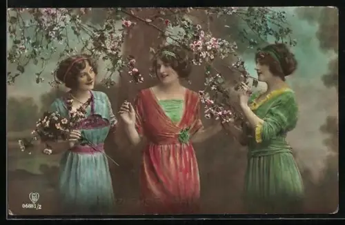 Foto-AK HB Nr. 06881/2: Drei Damen unter einem Baum in voller Blüte