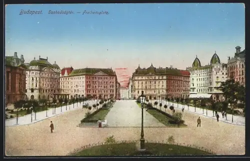 AK Budapest, Freiheitsplatz mit umliegenden Gebäuden