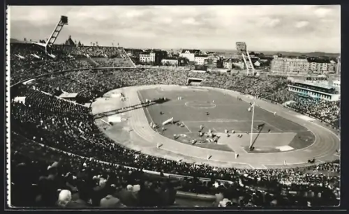 AK Budapest, Volksstadion mit zahlreichen Besuchern