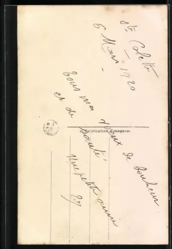 Foto-AK A. Noyer Nr. 2365: Mutter und Kind mit Blumengirlande im Park