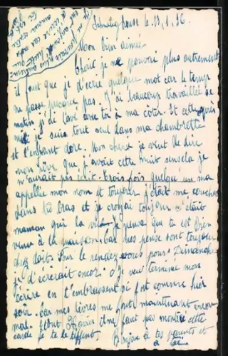 Foto-AK A. Noyer Nr. 2782: Sich umarmendes Paar mit Margeriten