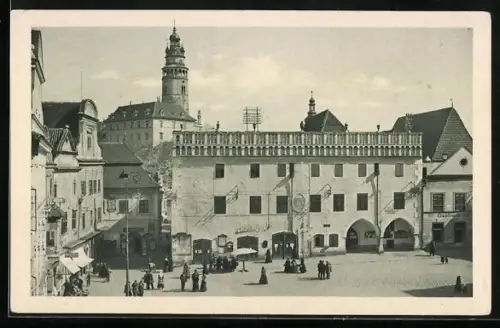 AK C. Krumlov, Platzpartie mit Gasthaus und Turmgebäuden aus der Vogelschau