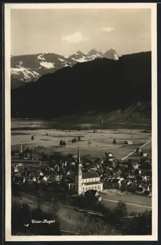 AK Unter-Aegeri, Ortsansicht mit Kirche vom Berghang aus