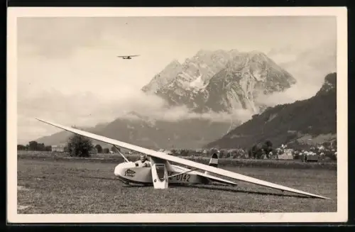 Foto-AK Aigen /Kärnten, Pilot im Segelflugzeug OE-0142