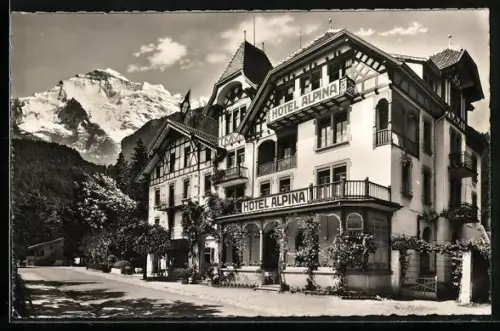 AK Interlaken, Ortspartie mit Hotel Alpina