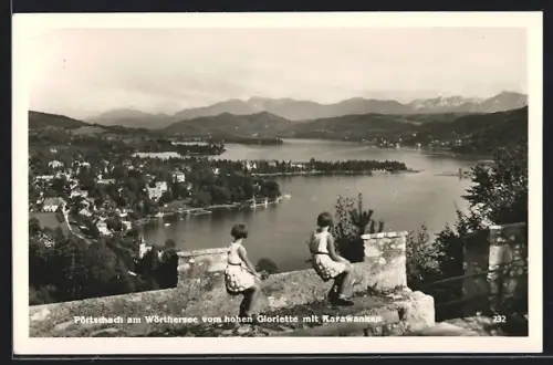 AK Pörtschach a. Wörthersee, Ort vom hohen Gloriette mit Karawanken, Kinder