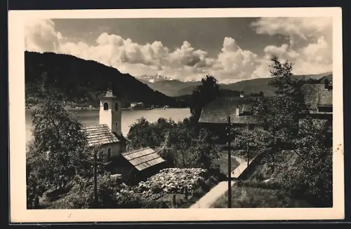 AK Sattendorf am Ossiachersee, Ortsansicht mit See- und Bergblick